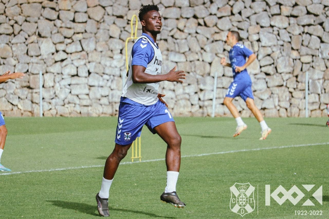 El delantero Mo Dauda, del Tenerife, segundo fichaje del Eldense El delantero Mo Dauda, del Tenerife, segundo fichaje del Eldense