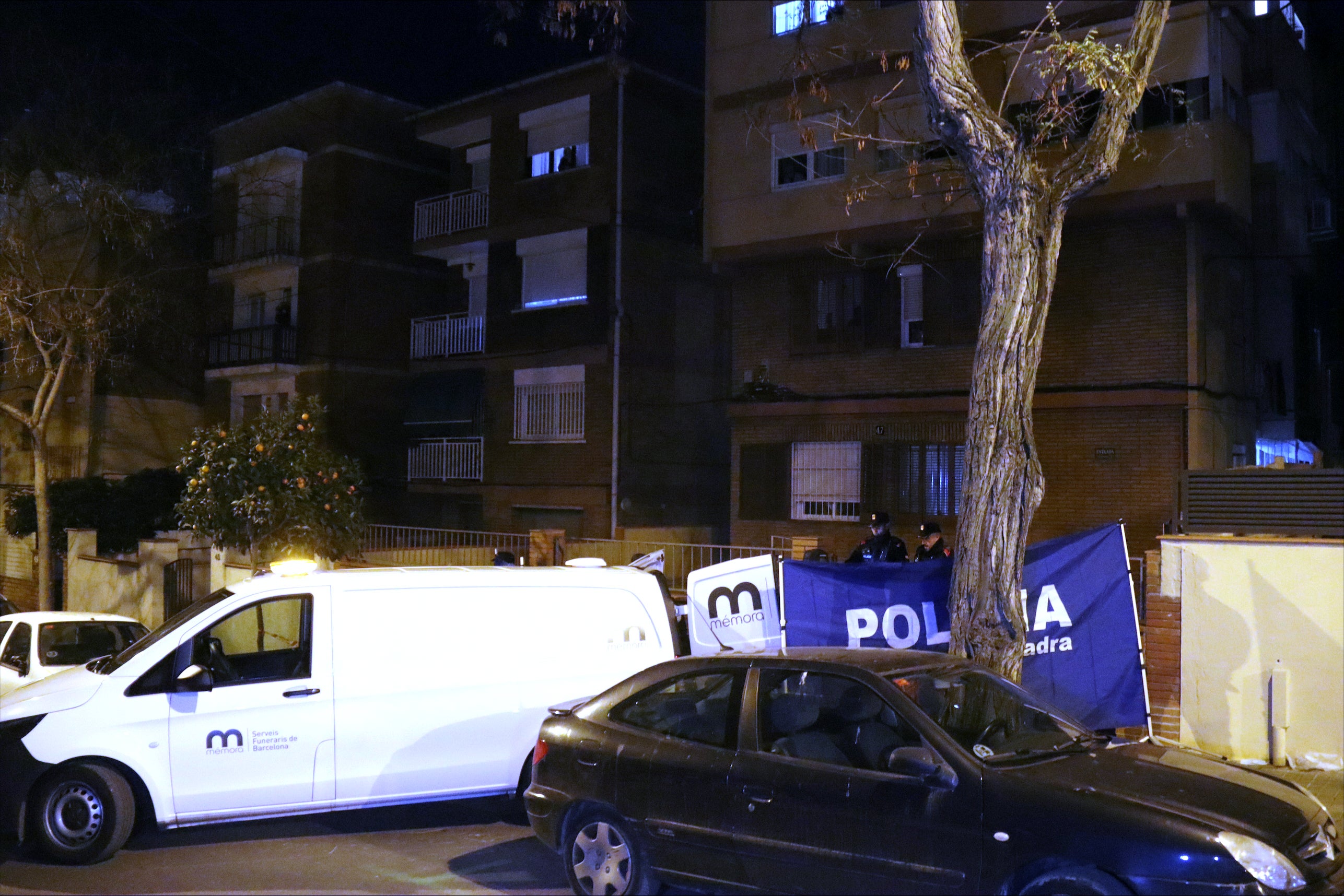 La violència vicària, principal hipòtesi de la mort d’un pare i els seus dos fills a Barcelona La violència vicària, principal hipòtesi de la mort d’un pare i els seus dos fills a Barcelona