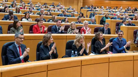 Félix Bolaños, Teresa Ribera, Yolanda Díaz, María Jesús Montero y el presidente del Gobierno Pedro Sánchez, durante el pleno del Congreso que debate la convalidación de tres decretos del Gobierno con medidas para amortiguar la crisis. Félix Bolaños, Teresa Ribera, Yolanda Díaz, María Jesús Montero y el presidente del Gobierno Pedro Sánchez, durante el pleno del Congreso que debate la convalidación de tres decretos del Gobierno con medidas para amortiguar la crisis.
