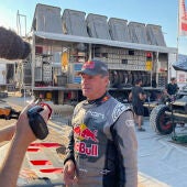 Carlos Sainz cazado al llamar "gilipollas" a Pedro Sánchez durante el Dakar