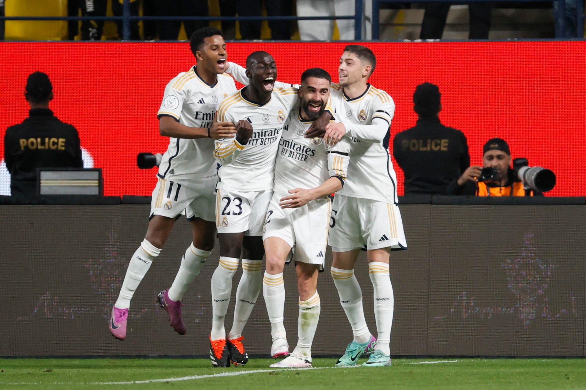 Real Madrid vs Atlético de Madrid: Los blancos a la final tras un derbi apasionante Real Madrid vs Atlético de Madrid: Los blancos a la final tras un derbi apasionante