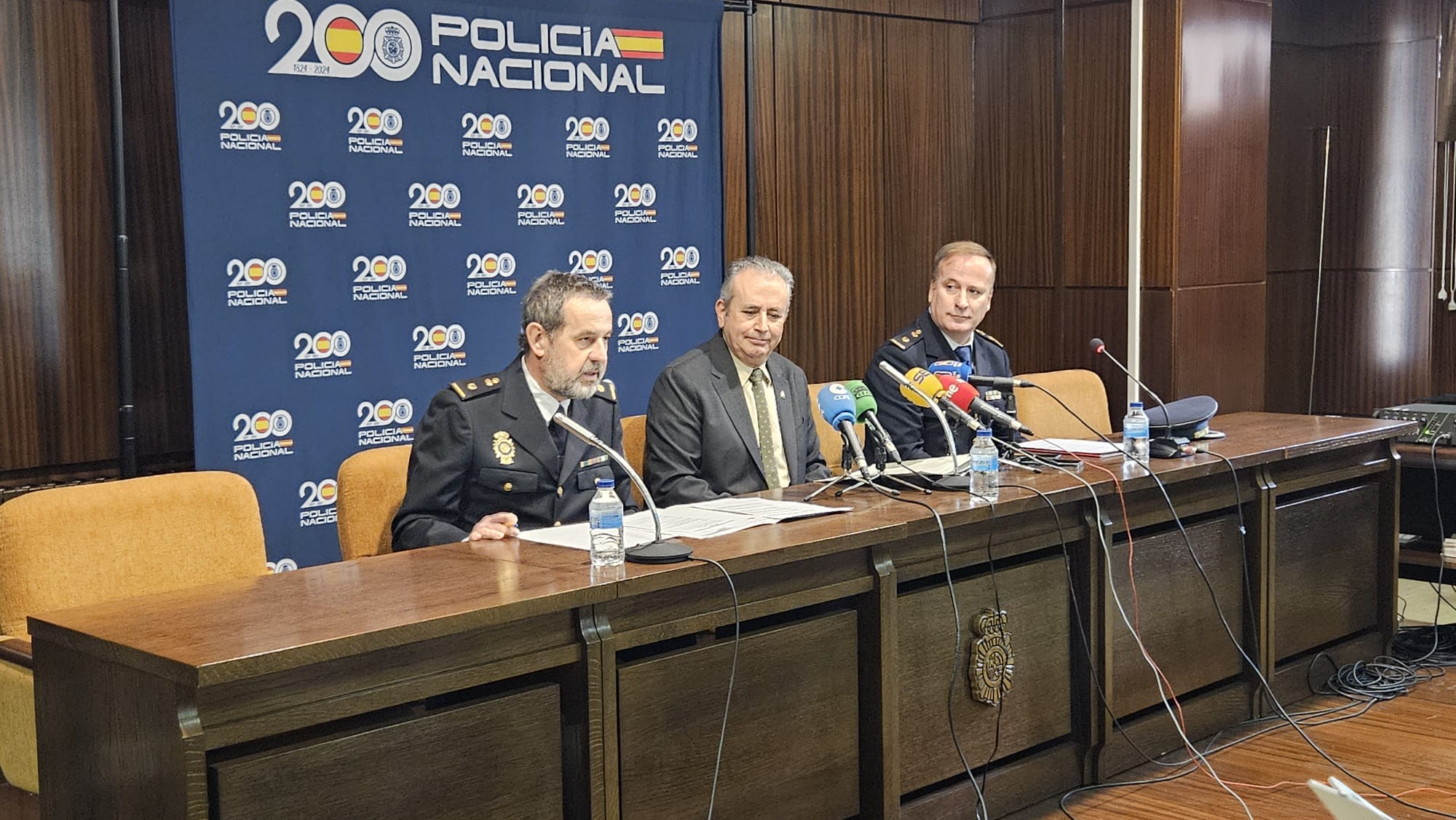 El izado de bandera abre los actos del bicentenario de la Policía Nacional El izado de bandera abre los actos del bicentenario de la Policía Nacional