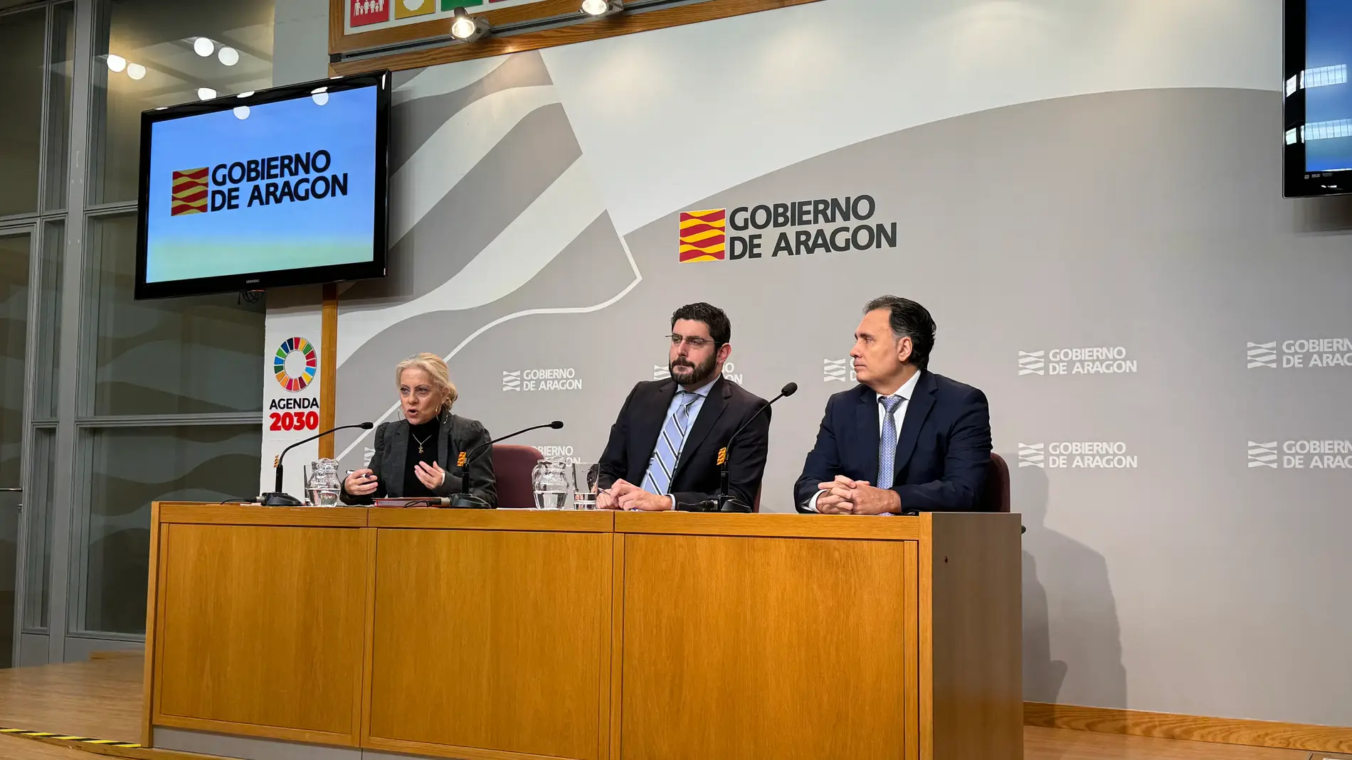 Pastor, Nolasco y el Jefe de Tecnologías de Justicia, Eduardo Pérez, en la rueda de prensa