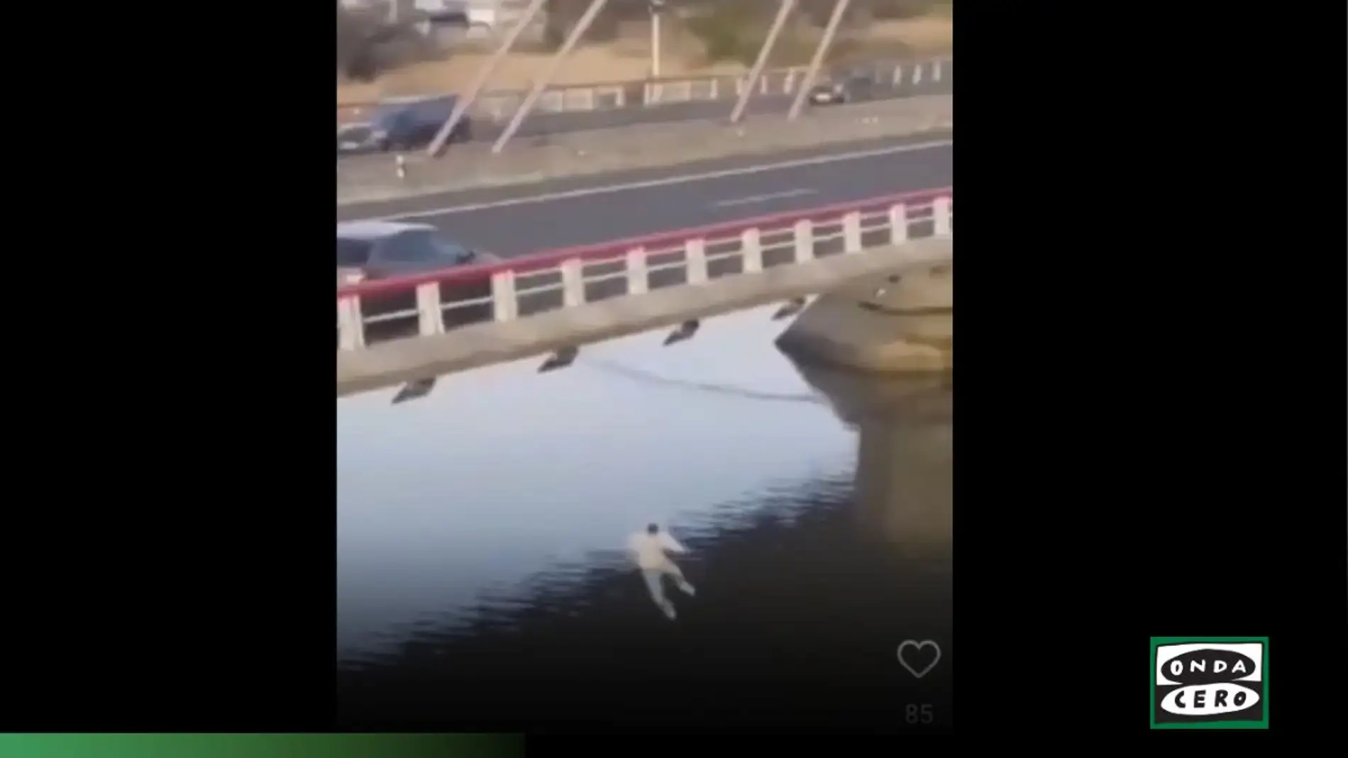 La Guardia Civil de Cantabria investiga al joven que se lanzó por el puente de Treto en la A-8