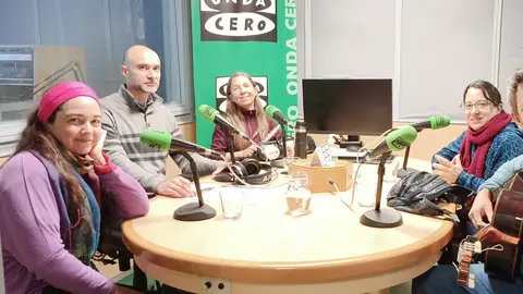 El grupo musical Canticuénticos arranca su gira por España en Alcalá de Henares Miembros del grupo musical argentino Canticuénticos en Más de uno Alcalá