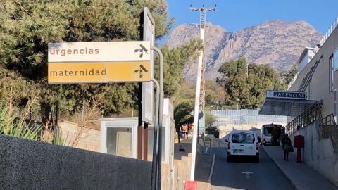 acceso zona de Urgencias del hospital de Villajoyosa (Marina Baixa)