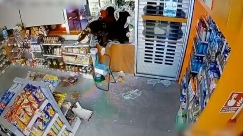 Im&aacute;genes de un grupo criminal durante un robo