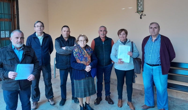Vecinos de Monforte del Cid y Agost presenta 700 firmas de apoyo a la implantación del parque solar ‘El Secarral’ Vecinos de Monforte del Cid y Agost presenta 700 firmas de apoyo a la implantación del parque solar ‘El Secarral’
