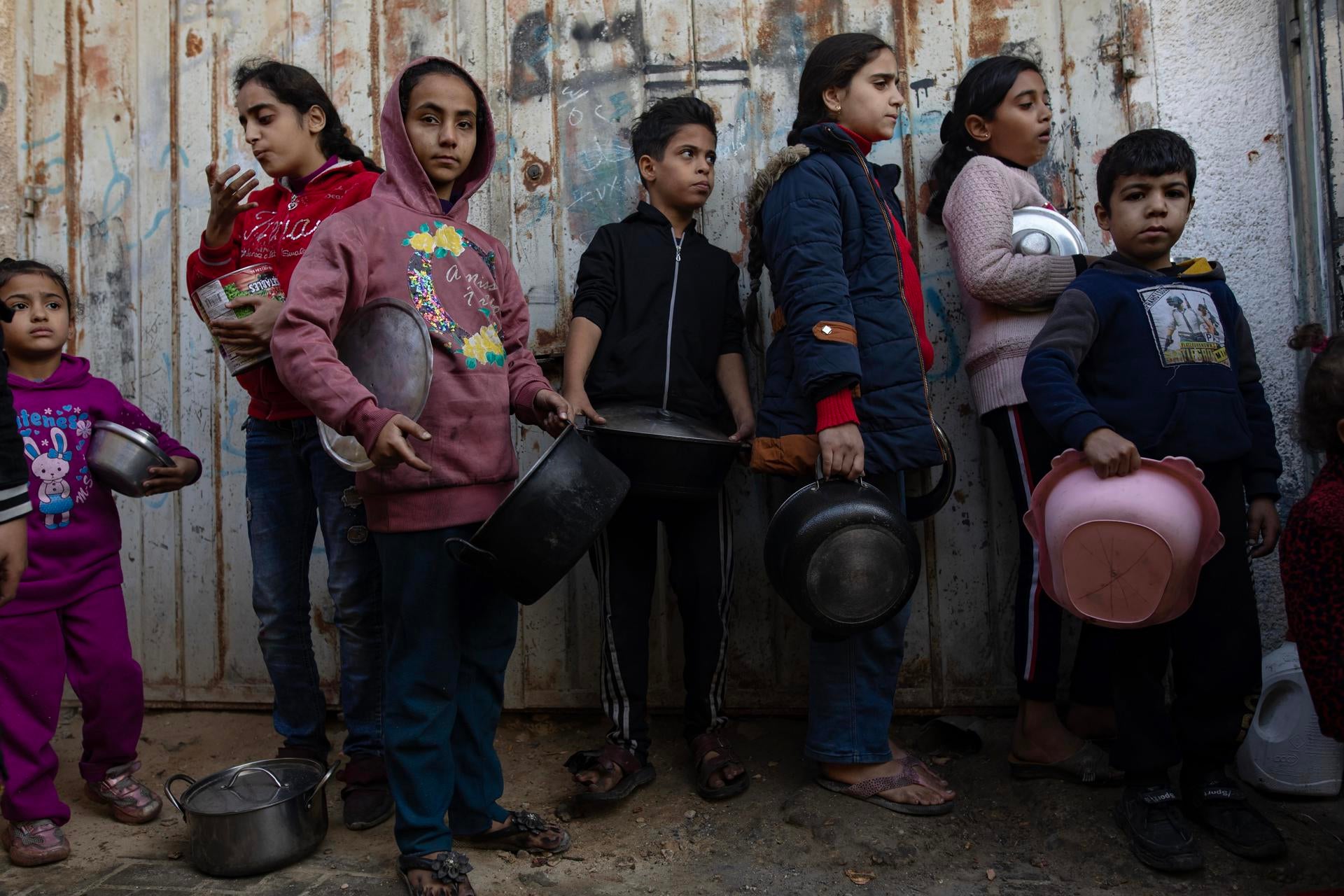 Save the Children denuncia una “monstruosa situación” en Gaza con 10.000 menores muertos Save the Children denuncia una “monstruosa situación” en Gaza con 10.000 menores muertos