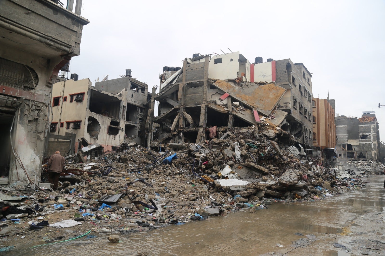 Gaza informa de al menos 135 muertos en los ataques de Israel de las últimas horas Gaza informa de al menos 135 muertos en los ataques de Israel de las últimas horas