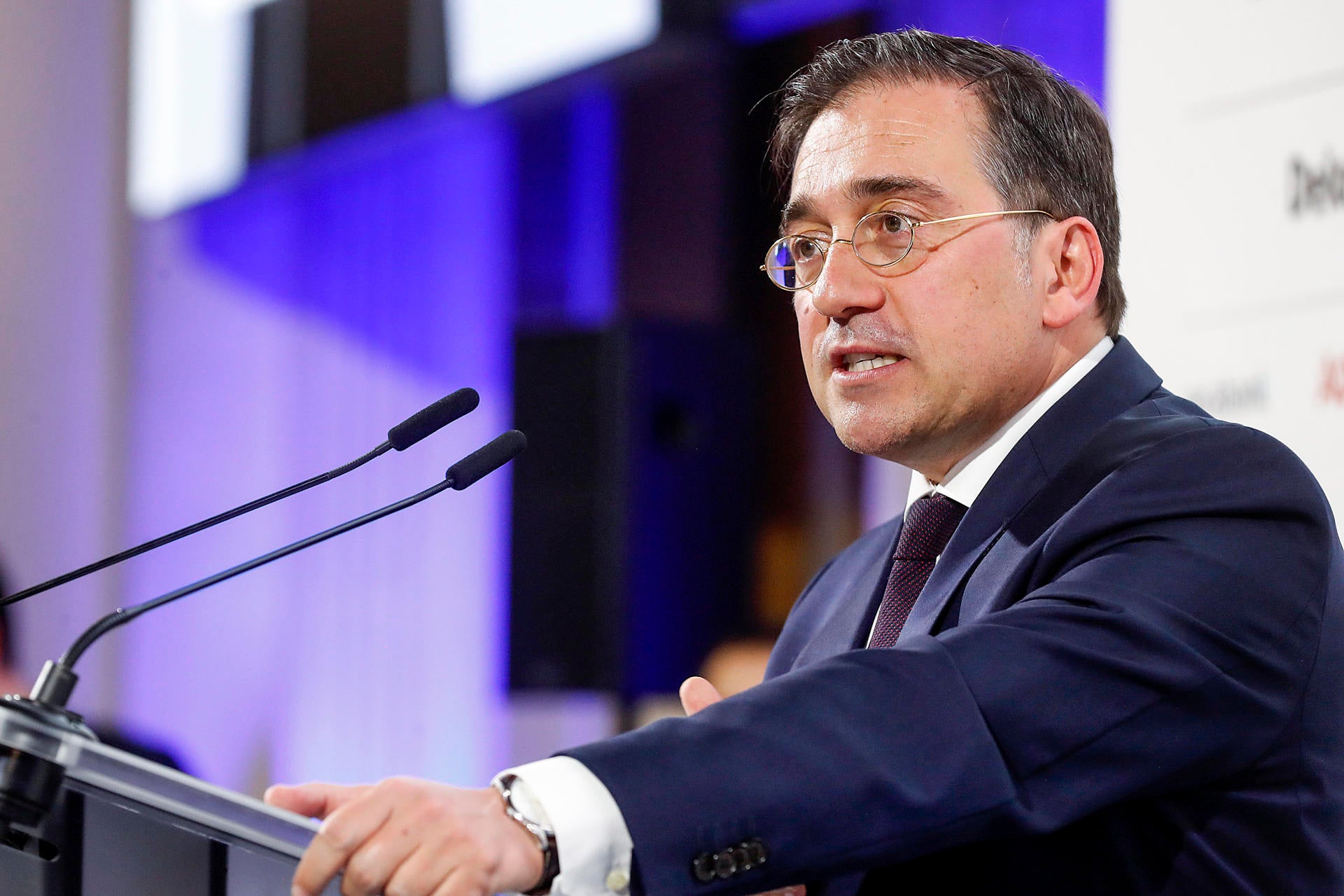 Bruselas aparca la oficialidad del catalán, euskera y gallego tras acabar España la presidencia de la UE Bruselas aparca la oficialidad del catalán, euskera y gallego tras acabar España la presidencia de la UE