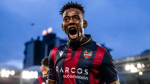 El Levante estrena el año con victoria ante el Albacete El Levante estrena el año con victoria ante el Albacete