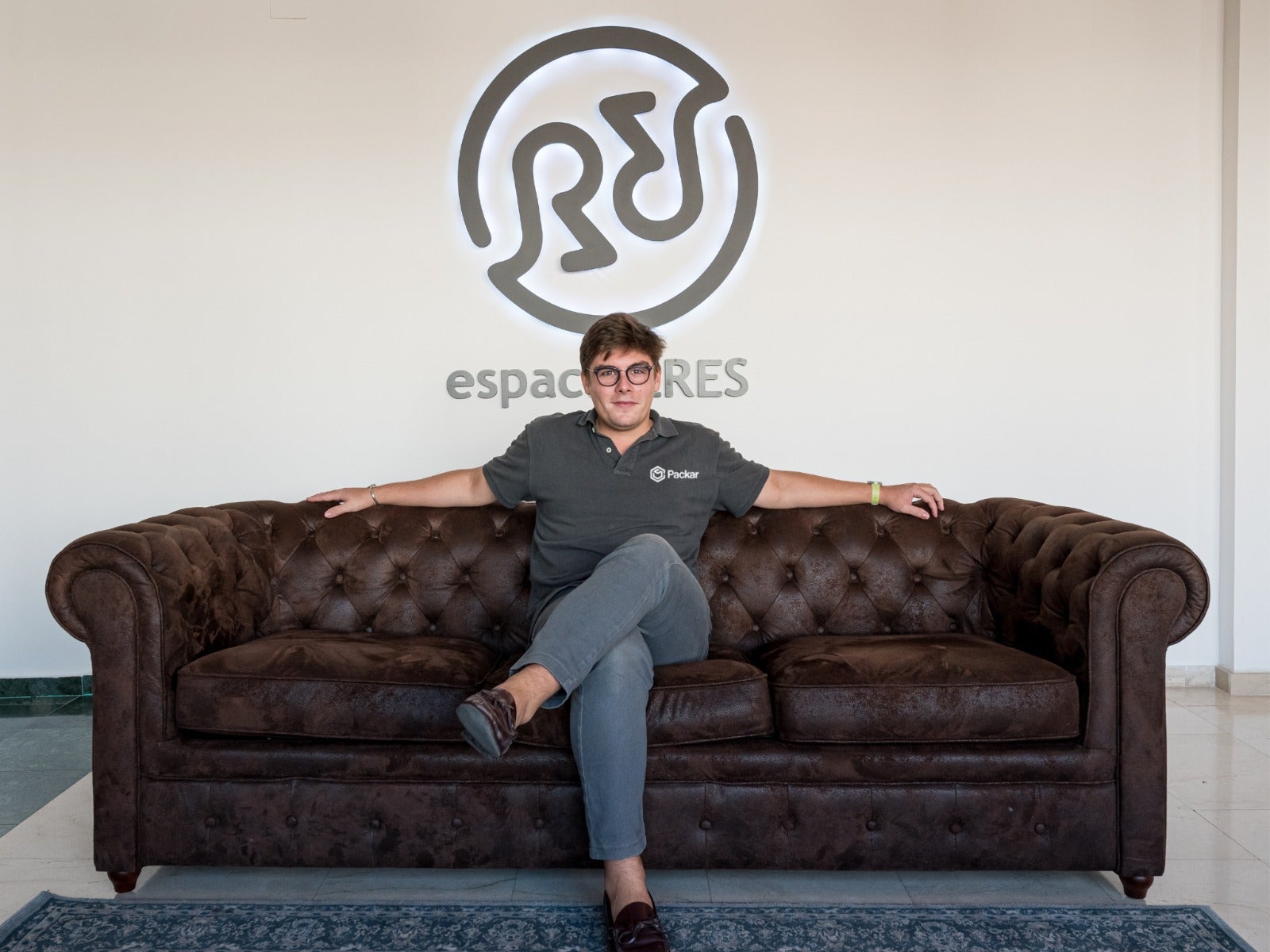 Antonio Medina, el joven creador de la primera empresa capaz de enviar los tuppers de tu madre en cuestión de horas Antonio Medina, el joven creador de la primera empresa capaz de enviar los tuppers de tu madre en cuestión de horas