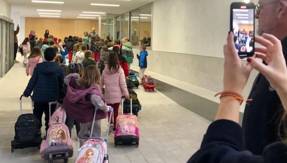 Más de 450 alumnos del colegio Dr.Alvaro Esquerdo de Villajoyosa inicia las clases Más de 450 alumnos del colegio Dr.Alvaro Esquerdo de Villajoyosa inicia las clases