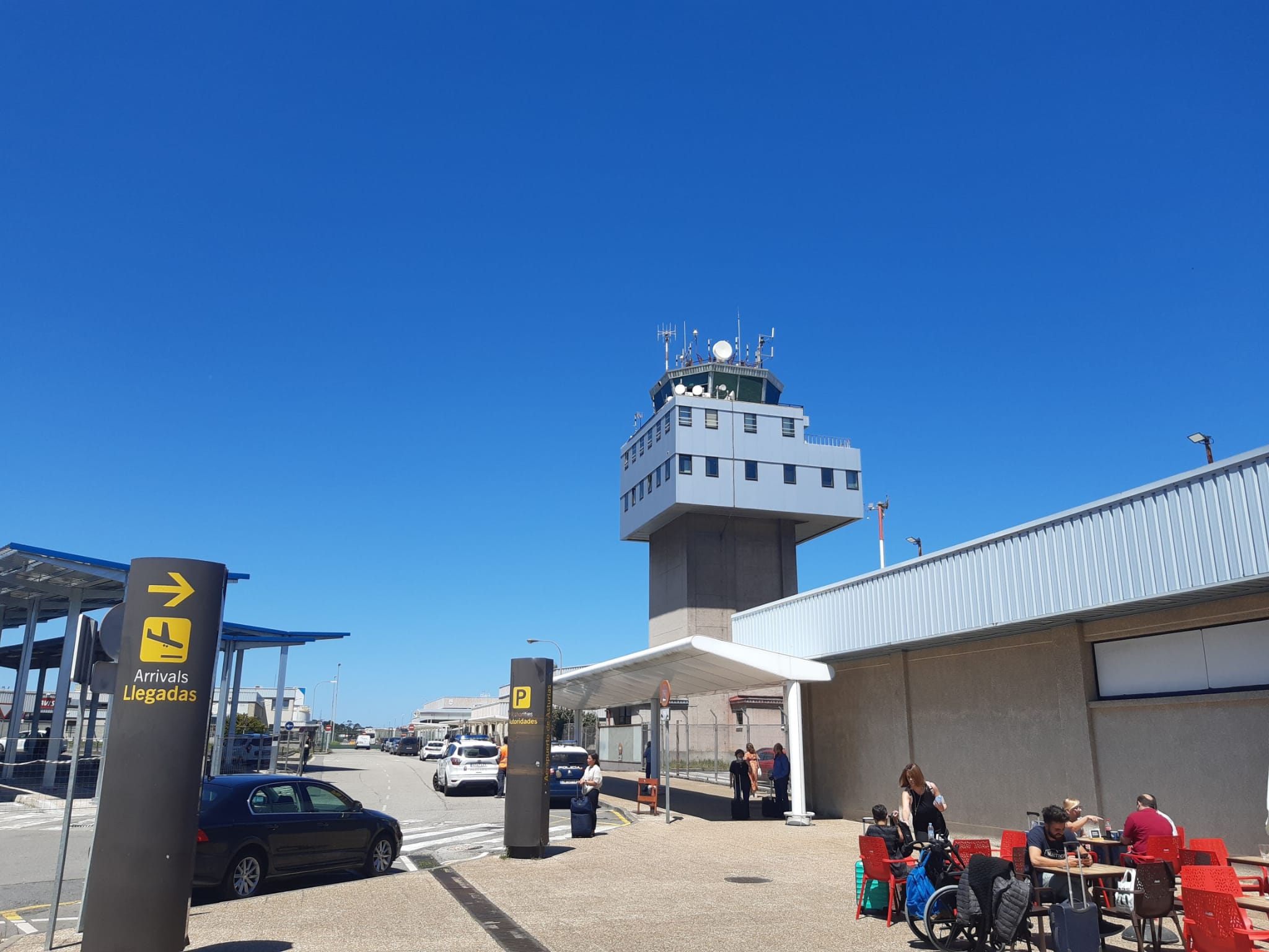 Los empresarios asturianos aprecian la política de conectividad aérea del Principado Los empresarios asturianos aprecian la política de conectividad aérea del Principado