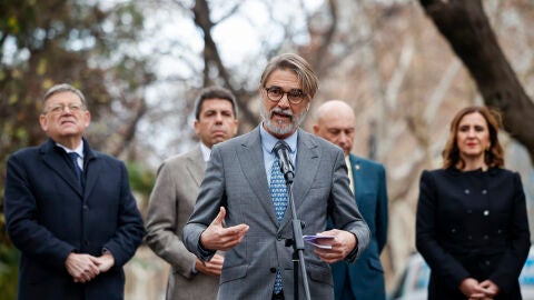 Uno de los hijos del profesor Manuel Broseta, Pablo Broseta, durante el acto de homenaje realizado este lunes con motivo del XXXII aniversario del asesinato del profesor. 