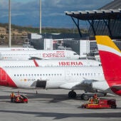 Varios aviones de Iberia en el aeropuertyo de Barajas