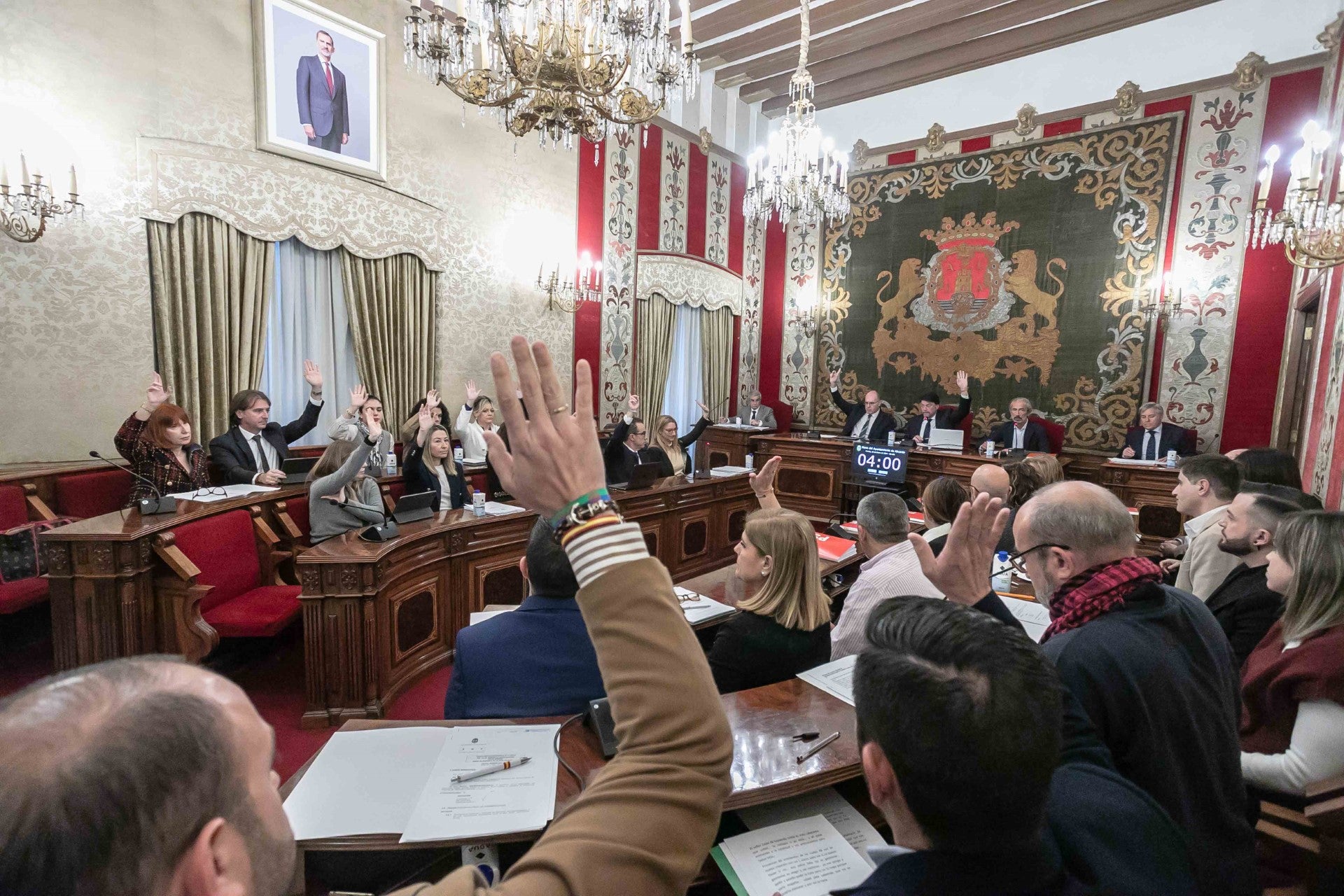 El PP en el Ayuntamiento de Alicante aprueba el presupuesto de 2024 con el apoyo de Vox El PP en el Ayuntamiento de Alicante aprueba el presupuesto de 2024 con el apoyo de Vox