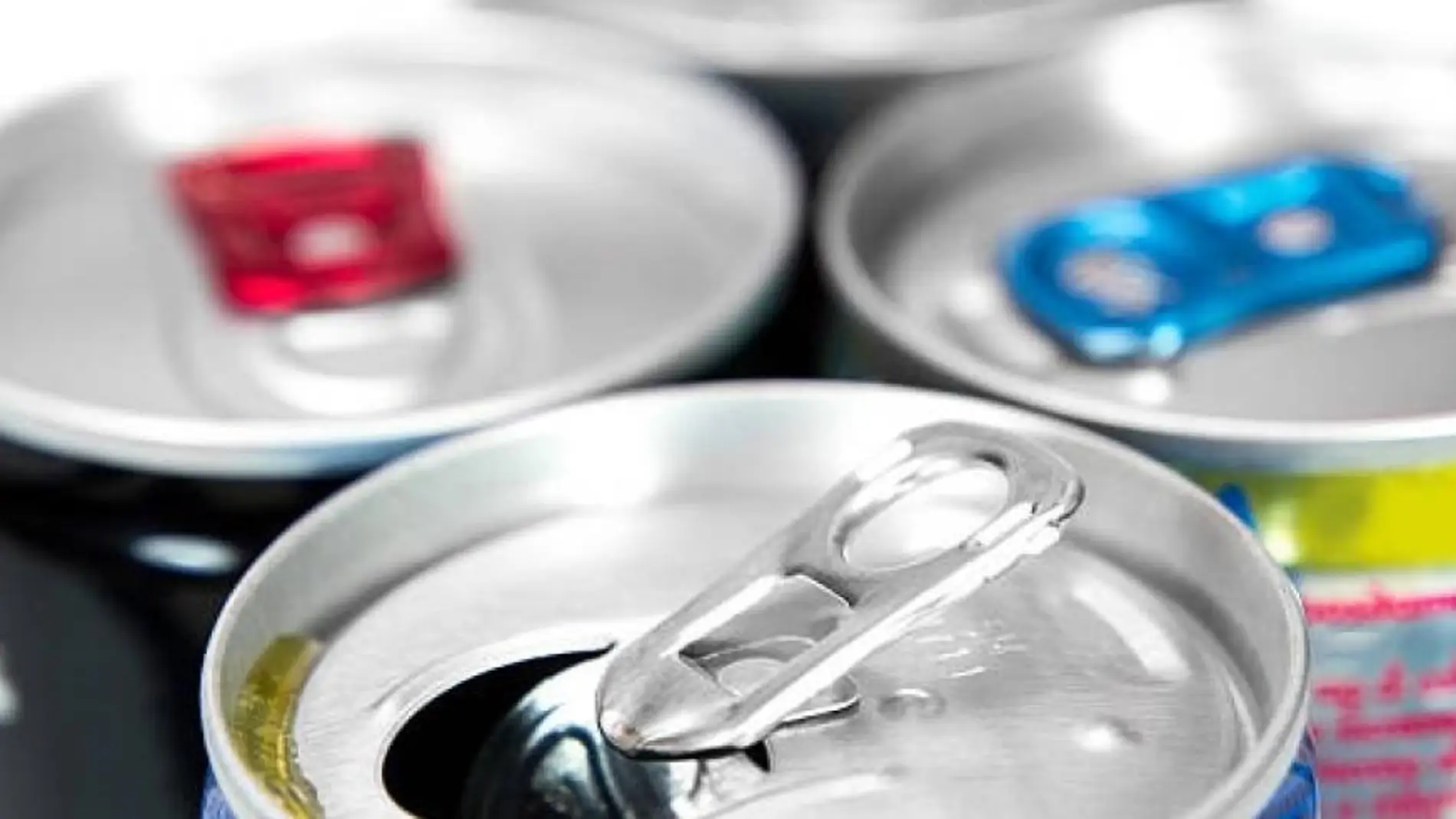 Los múltiples riesgos para la salud física y mental del consumo de bebidas energéticas