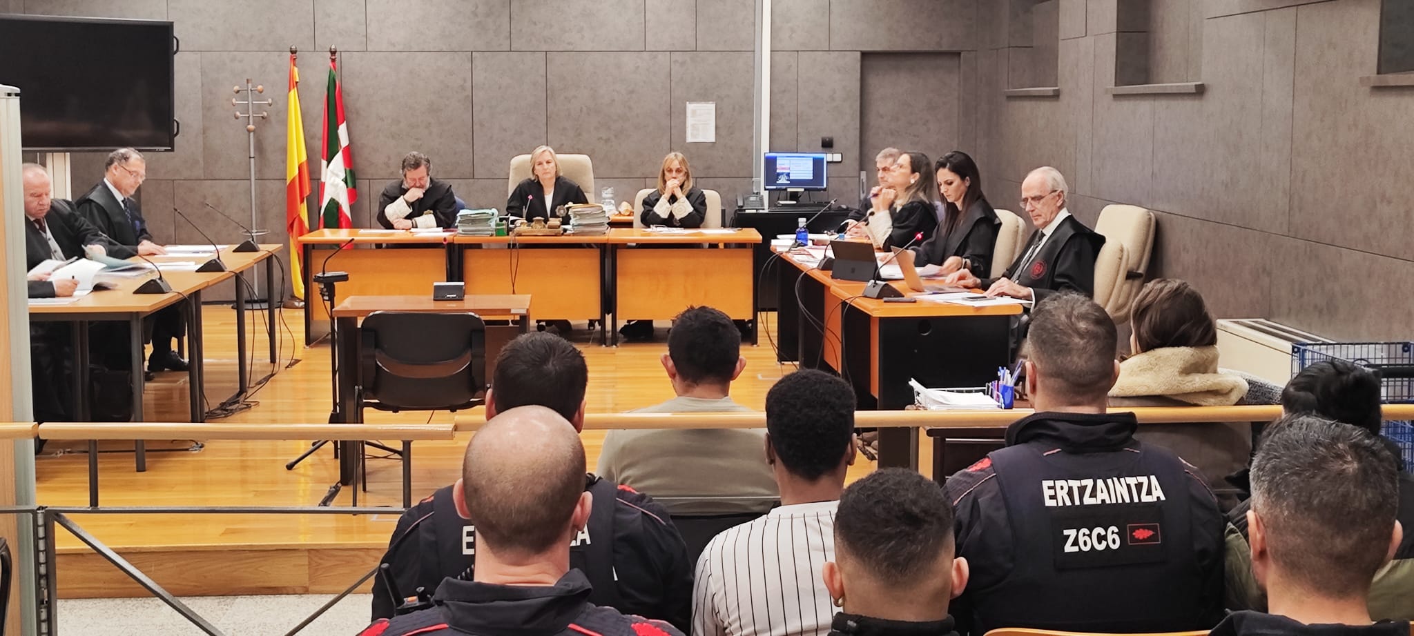 Agentes de la Ertzaintza declaran en el juicio de Alex Agentes de la Ertzaintza declaran en el juicio de Alex