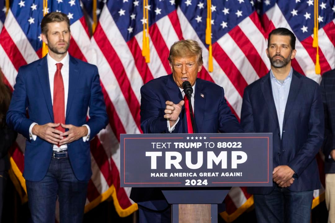 Trump arrasa en los caucus de Iowa y se proclama como favorito para ser el candidato del Partido Republicano Trump arrasa en los caucus de Iowa y se proclama como favorito para ser el candidato del Partido Republicano