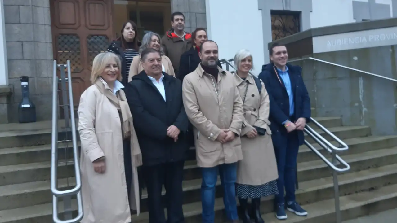 Los candidatos del PSdeG en la entrega de la lista a la Junta Electoral Los candidatos del PSdeG en la entrega de la lista a la Junta Electoral