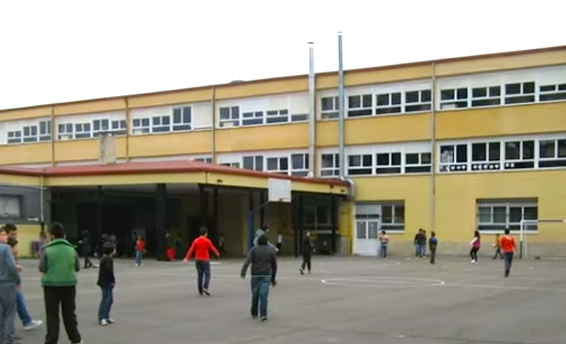 Educación iniciará las gestiones para poder instalar un ascensor exterior en el Colegio Público Río Sella, tal y como solicitó el Ayuntamiento Educación iniciará las gestiones para poder instalar un ascensor exterior en el Colegio Público Río Sella, tal y como solicitó el Ayuntamiento