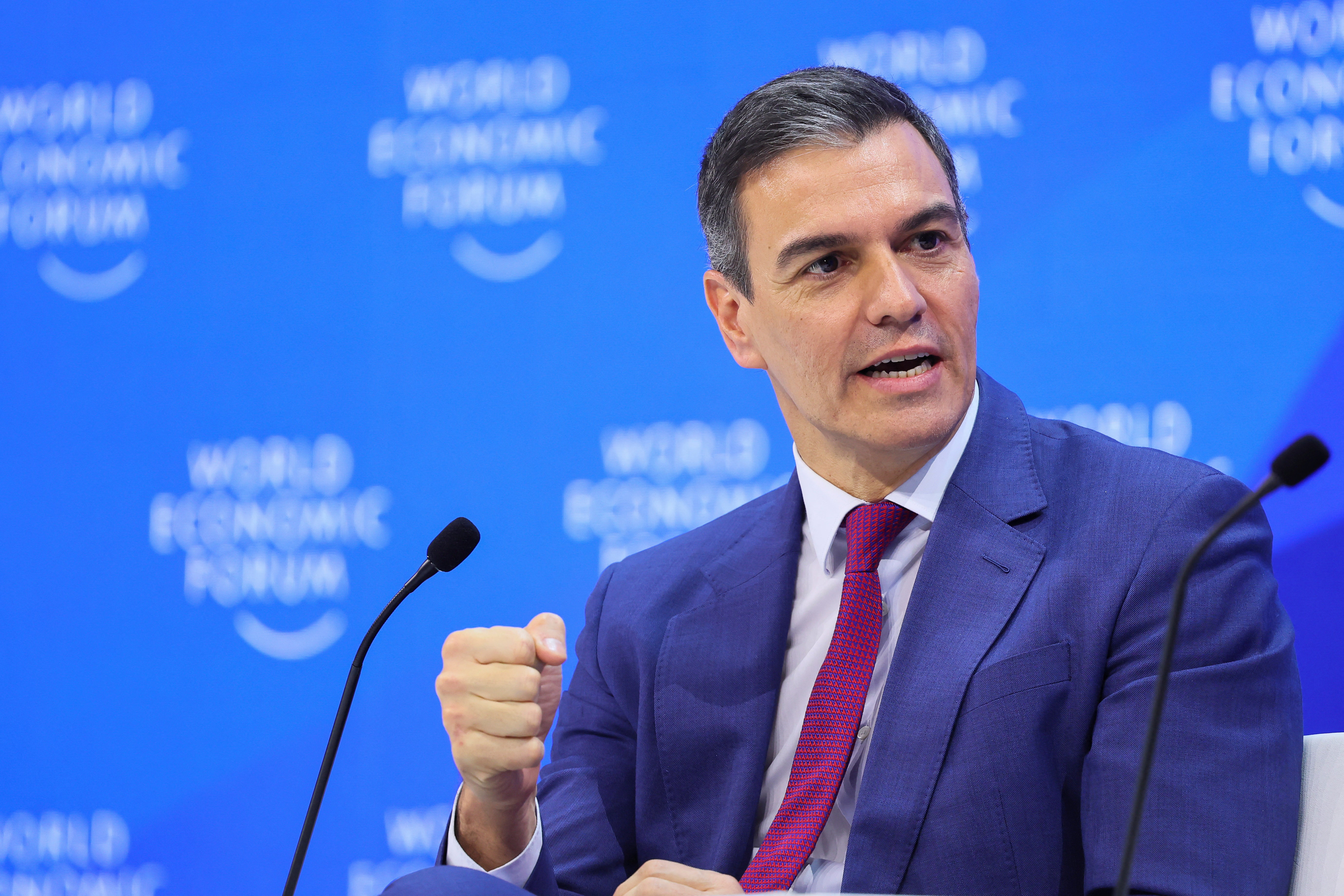Los tres desafíos de Pedro Sánchez en Davos: un discurso triunfalista que destaca sus políticas económicas Los tres desafíos de Pedro Sánchez en Davos: un discurso triunfalista que destaca sus políticas económicas
