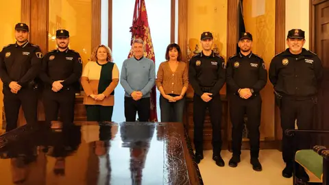 Ocho agentes de la Policía Local toman posesión como funcionarios de carrera en Orihuela Policia Local