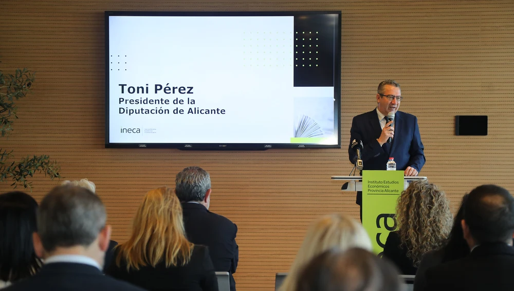 El presidente de la Diputación, Toni Pérez, en la presentación del estudio de Ineca