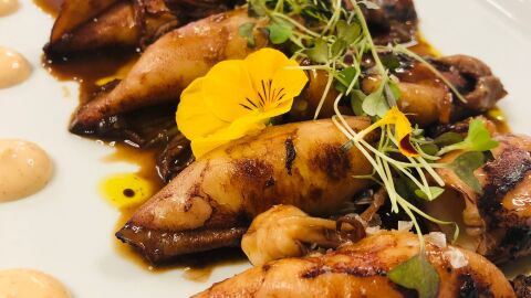 Chipirones encebollados