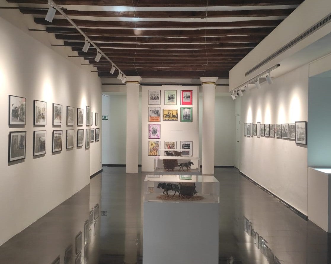 Exposició fotogràfica dels Tres Tombs de Vilanova entre 1976 i 1986: de festa local a Festa Major d'Hivern Exposició fotogràfica dels Tres Tombs de Vilanova entre 1976 i 1986: de festa local a Festa Major d'Hivern