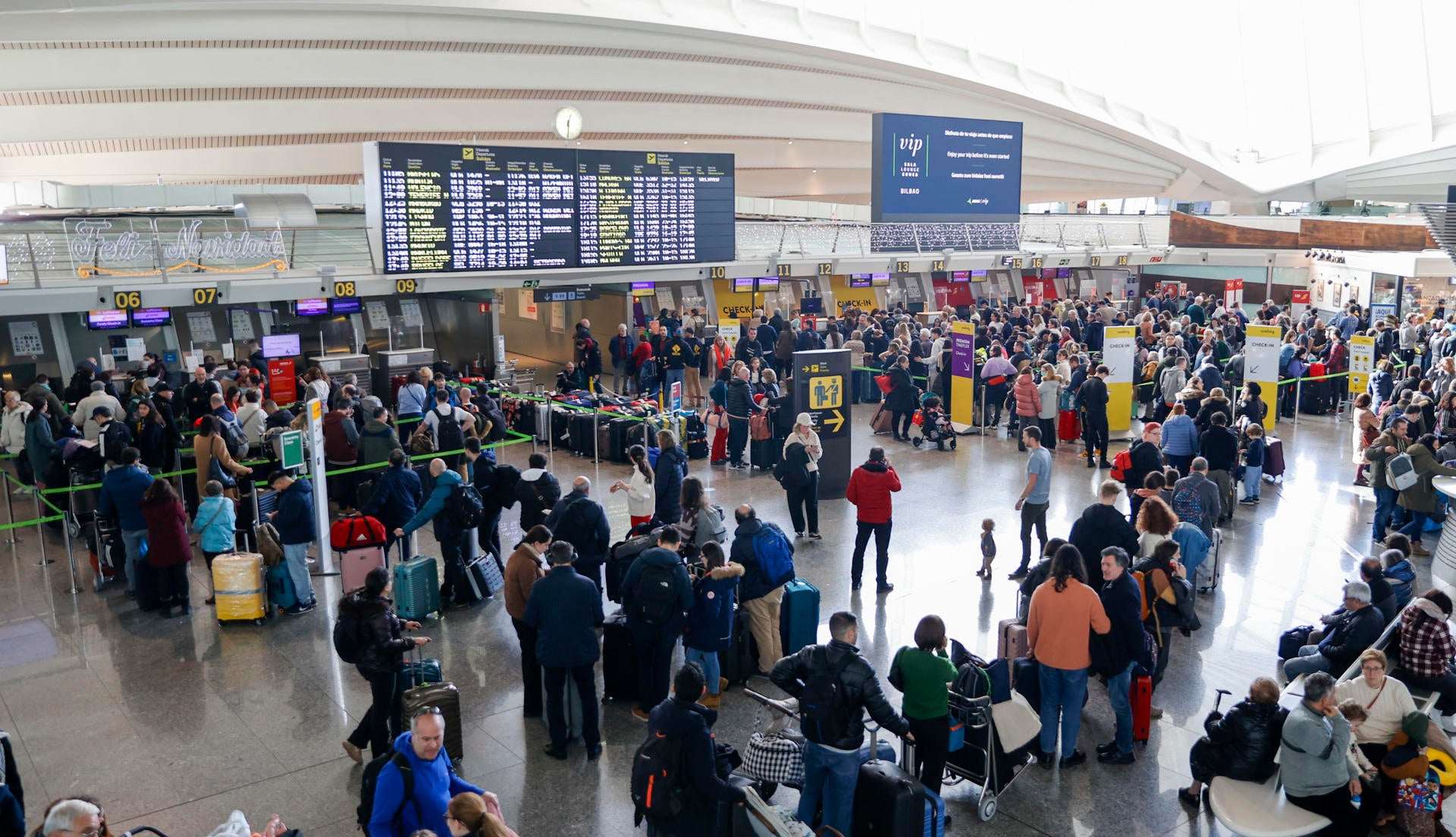 AENA da más tiempo a Iberia para llegar a un acuerdo con los sindicatos por el 'handling' AENA da más tiempo a Iberia para llegar a un acuerdo con los sindicatos por el 'handling'