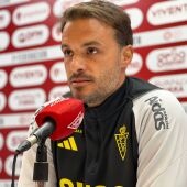 Pedro León: “Quiero jugadores que tengan la cabeza en el Real Murcia, quien no quiera estar aquí que busque una solución”