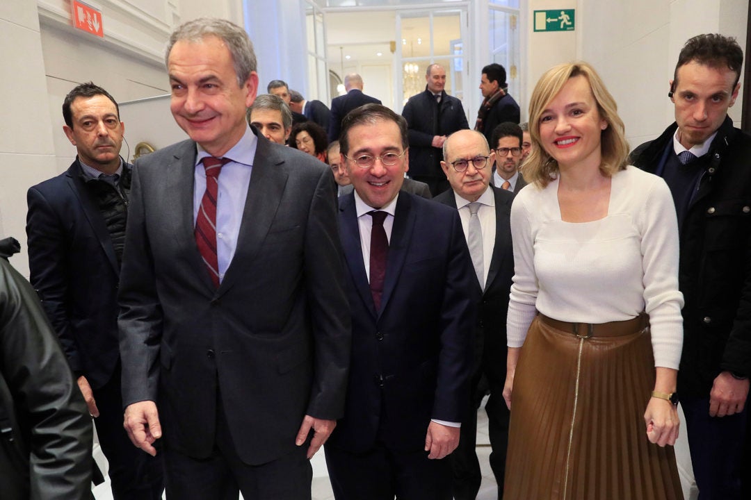 Zapatero defiende la cesión de inmigración y no cree que Junts tenga un discurso racista Zapatero defiende la cesión de inmigración y no cree que Junts tenga un discurso racista