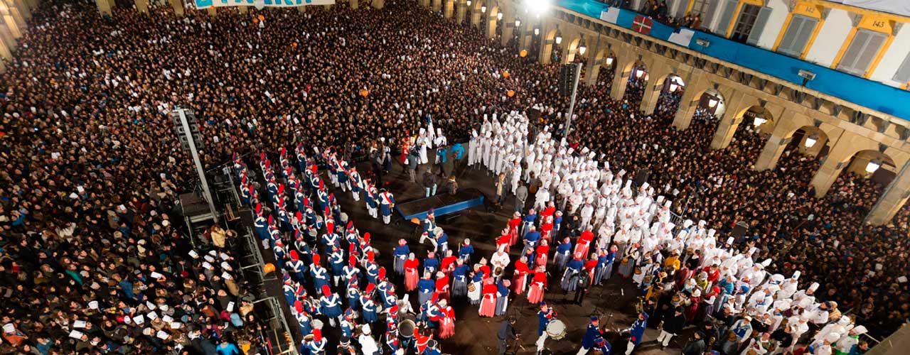 Otro día de San Sebastián de récord: 26.000 donostiarras desfilarán al son de los tambores en su día grande Otro día de San Sebastián de récord: 26.000 donostiarras desfilarán al son de los tambores en su día grande