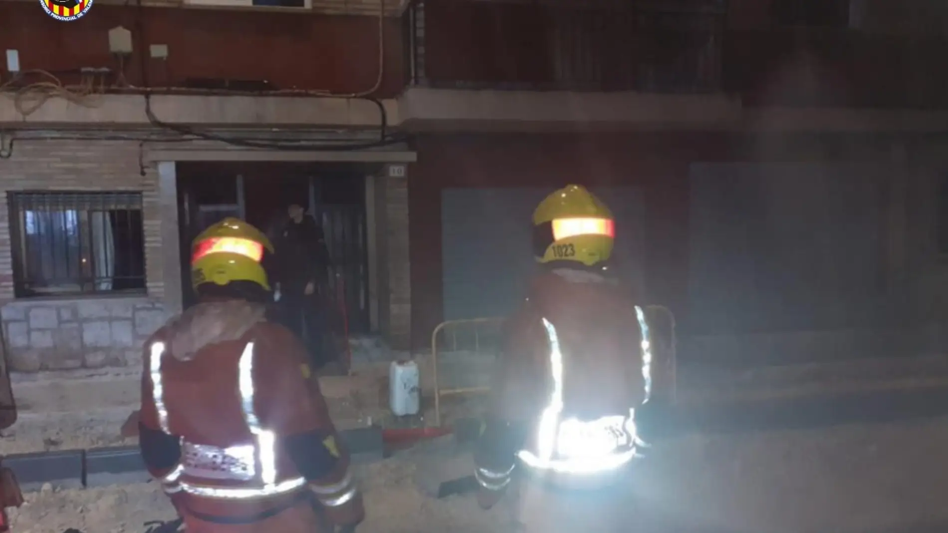 Imagen compartida por los bomberos de Valencia del lugar del incendio en Gandía en el que ha fallecido una menor de cinco años