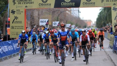 Dylan Groenewegen vence en La Cl&aacute;ssica CV que part&iacute;a de La Nucia