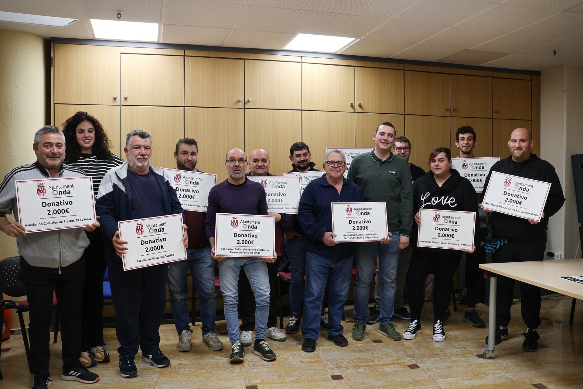 Onda dona más de 27.000 euros de las acciones benéficas en Fira d´Onda para asociaciones y barrios Onda dona más de 27.000 euros de las acciones benéficas en Fira d´Onda para asociaciones y barrios