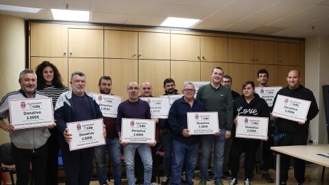 Asociaciones que han recogido su cheque solidario. 