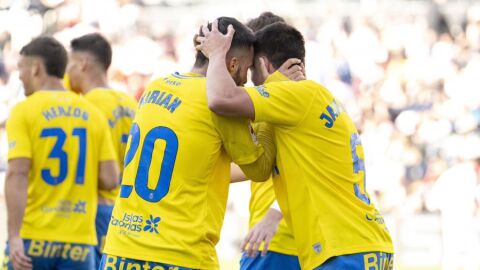 Jugadores de Las Palmas celebran un gol 