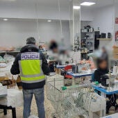 Intervención policial en el taller clandestino 