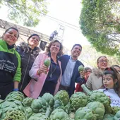 La alcaldesa de Almoradí, María Gómez, junto a Carlos Mazón en el Congreso de la Alcachofa 2023 La alcaldesa de Almoradí, María Gómez, junto a Carlos Mazón en el Congreso de la Alcachofa 2023