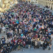 Los niños encabezan la marcha de Yepes por su colegiata Los niños encabezan la marcha de Yepes por su colegiata