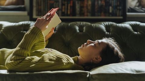 Imagen de archivo de una ni&ntilde;a leyendo