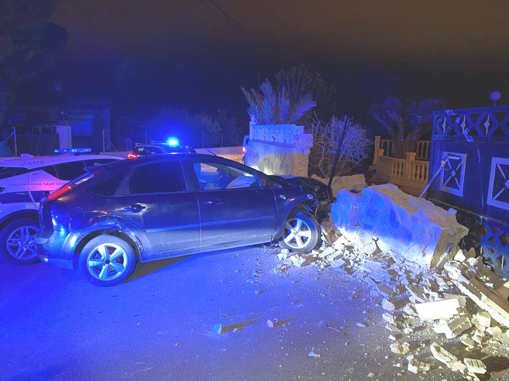 Detenido un conductor sin carné en Sant Vicent del Raspeig tras una persecución por las calles de la población Detenido un conductor sin carné en Sant Vicent del Raspeig tras una persecución por las calles de la población