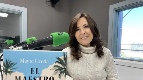 La escritora Mayte Uceda presentando "El maestro de azúcar" La escritora Mayte Uceda presentando "El maestro de azúcar"