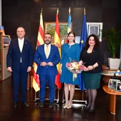 Belén Ramos, junto con el alcalde Benlloch, la concejala de Fiestas, Miriam Caravaca y el presidente de la Junta de Fiestas, Toni Carmona. Belén Ramos, junto con el alcalde Benlloch, la concejala de Fiestas, Miriam Caravaca y el presidente de la Junta de Fiestas, Toni Carmona.