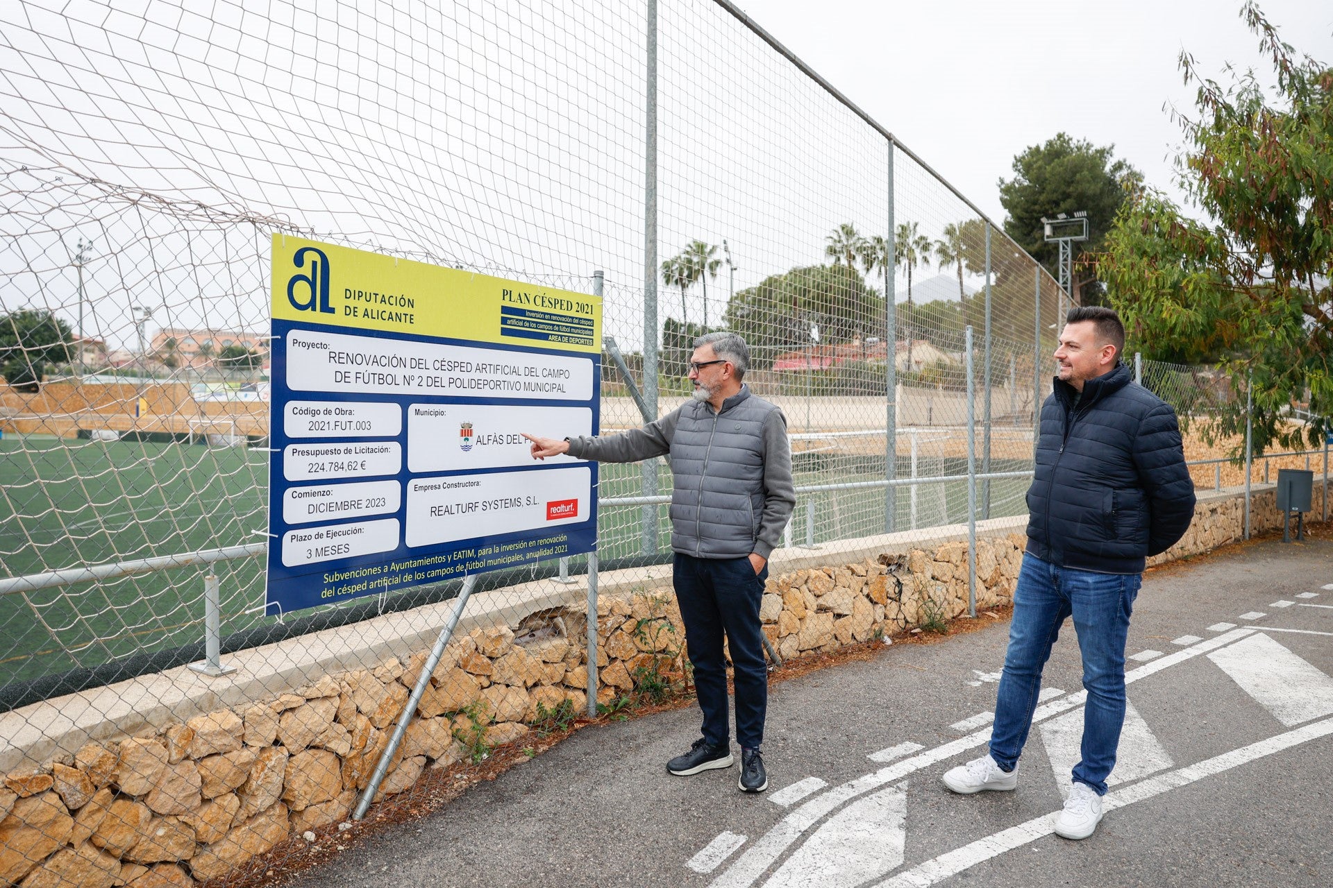 Se inician las obras de sustitución del césped artificial del campo de fútbol 11 de L'Alfàs del Pi Se inician las obras de sustitución del césped artificial del campo de fútbol 11 de L'Alfàs del Pi