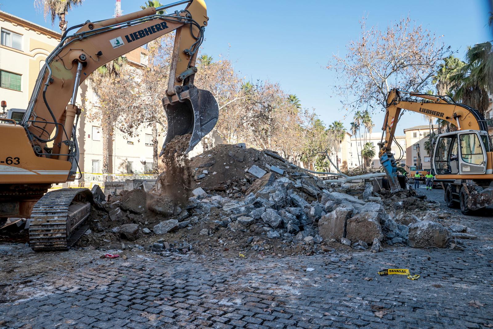 El Ayuntamiento de València remodela la plaza interior de las Casitas Rosas para dificultar el tráfico de droga en la zona El Ayuntamiento de València remodela la plaza interior de las Casitas Rosas para dificultar el tráfico de droga en la zona
